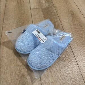 32 Degrees Women’s Slippers, new, size Medium, light blue